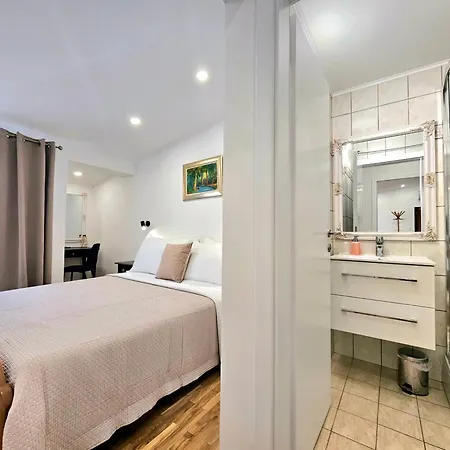 Premeru A6 * マカルスカ