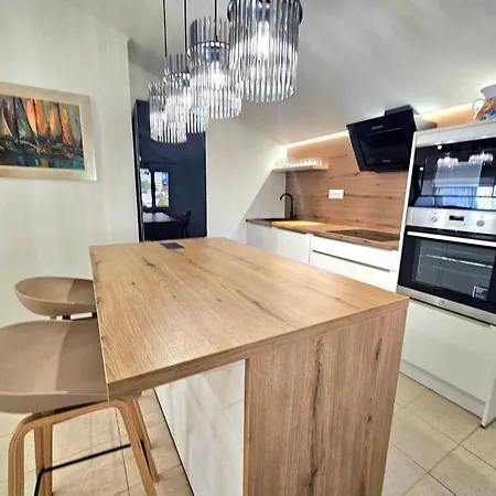 アパート Premeru A6 *