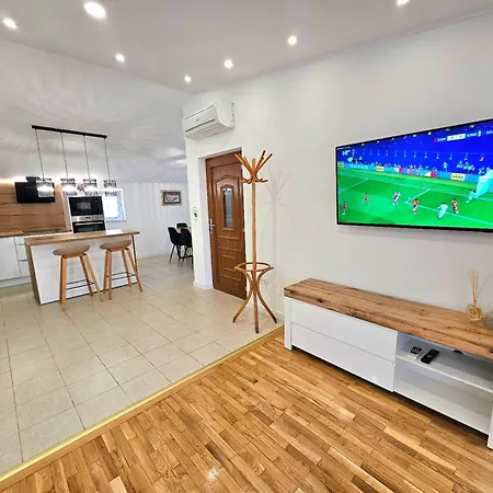 Premeru A6 マカルスカ